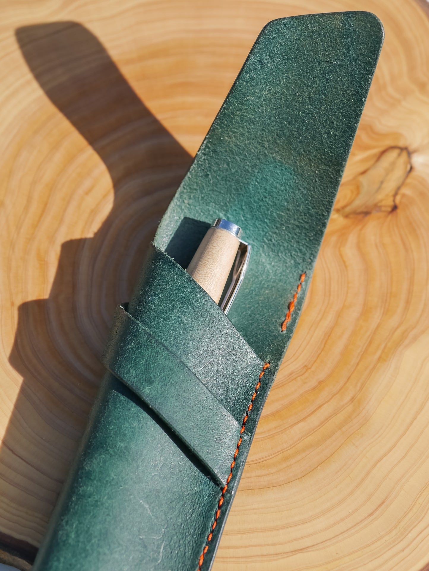 Pochette à stylo en cuir végétal, faite main (vue 2)