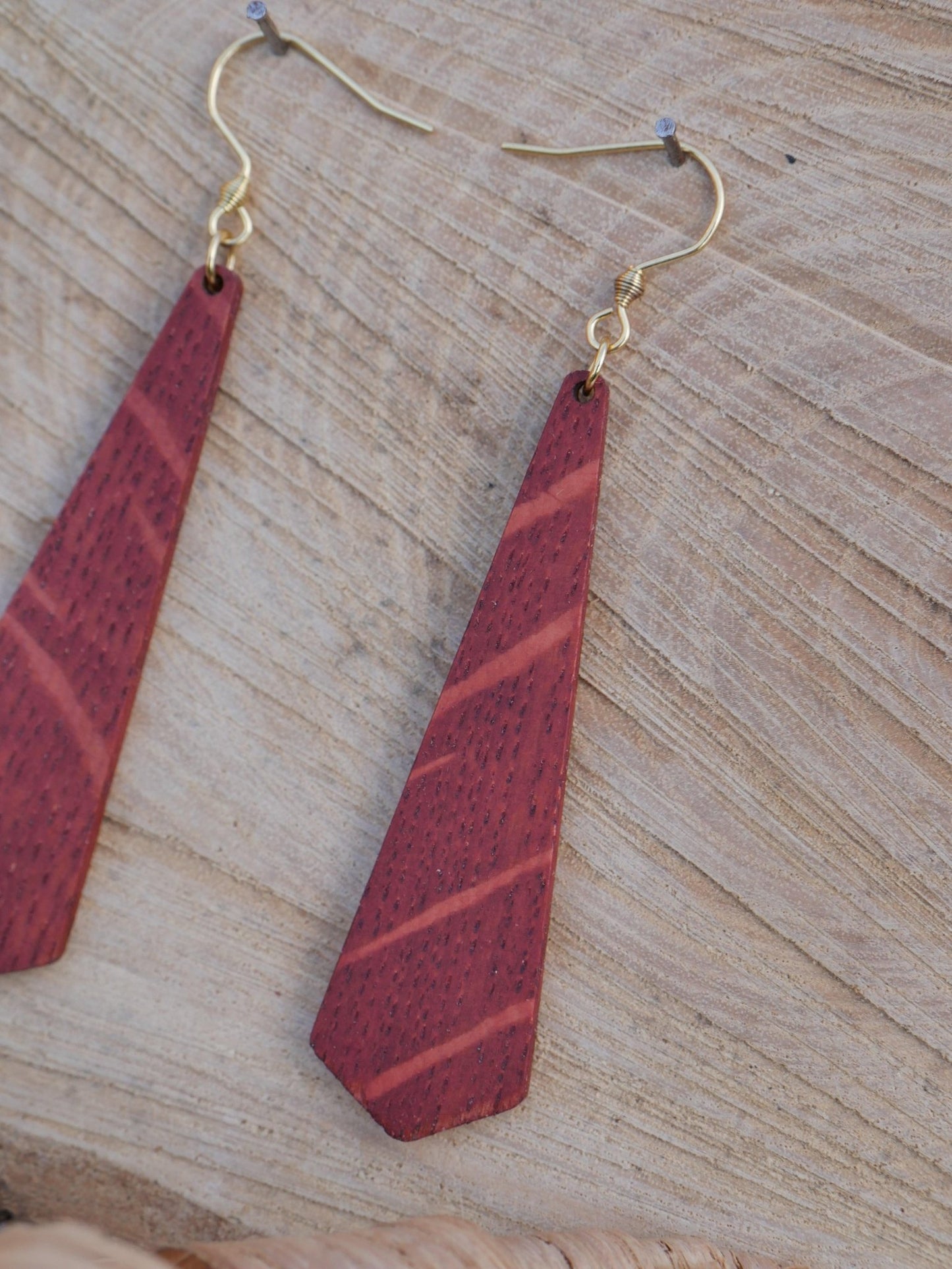 Boucles d'oreilles longues en bois, Les Raffinées (vue 8)